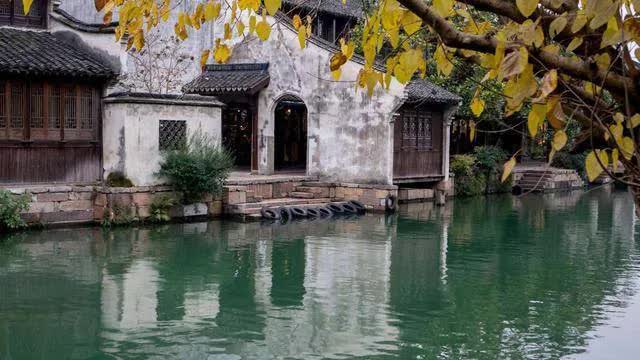 'Thị trấn nước' nghìn năm tuổi ở Trung Quốc: Vẻ đẹp non nước hữu tình tựa bức tranh màu nước thu hút hàng triệu du khách - Ảnh 7.